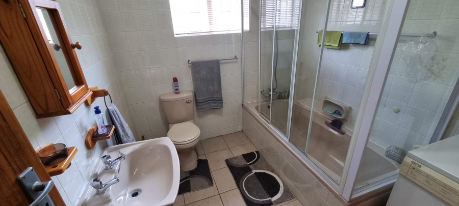 4 Bedroom Property for Sale in Heuwelsig Free State